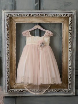 Φόρεμα σε nude απόχρωση με μπαντάνα