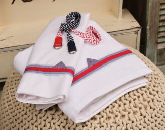 FK2011.232021 Λαδόπανα λευκά με κόκκινη τρέσσα