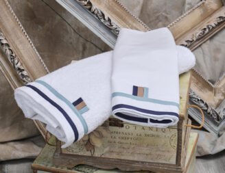 FK2013.232021 Λαδόπανα λευκά με τρέσα ραφ μπλε