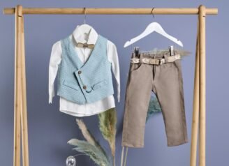 FA89.936852 Ντύσιμο με γιλέκο μέντα και καφέ παντελόνι