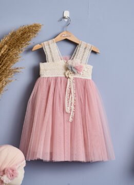 F2005.782000 σάπιο μήλο με λουλούδια και με μπαντάνα