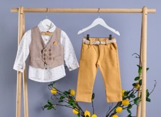 FA85.956989 Ντύσιμο με γιλέκο καφέ -Αυτοκινητάκια